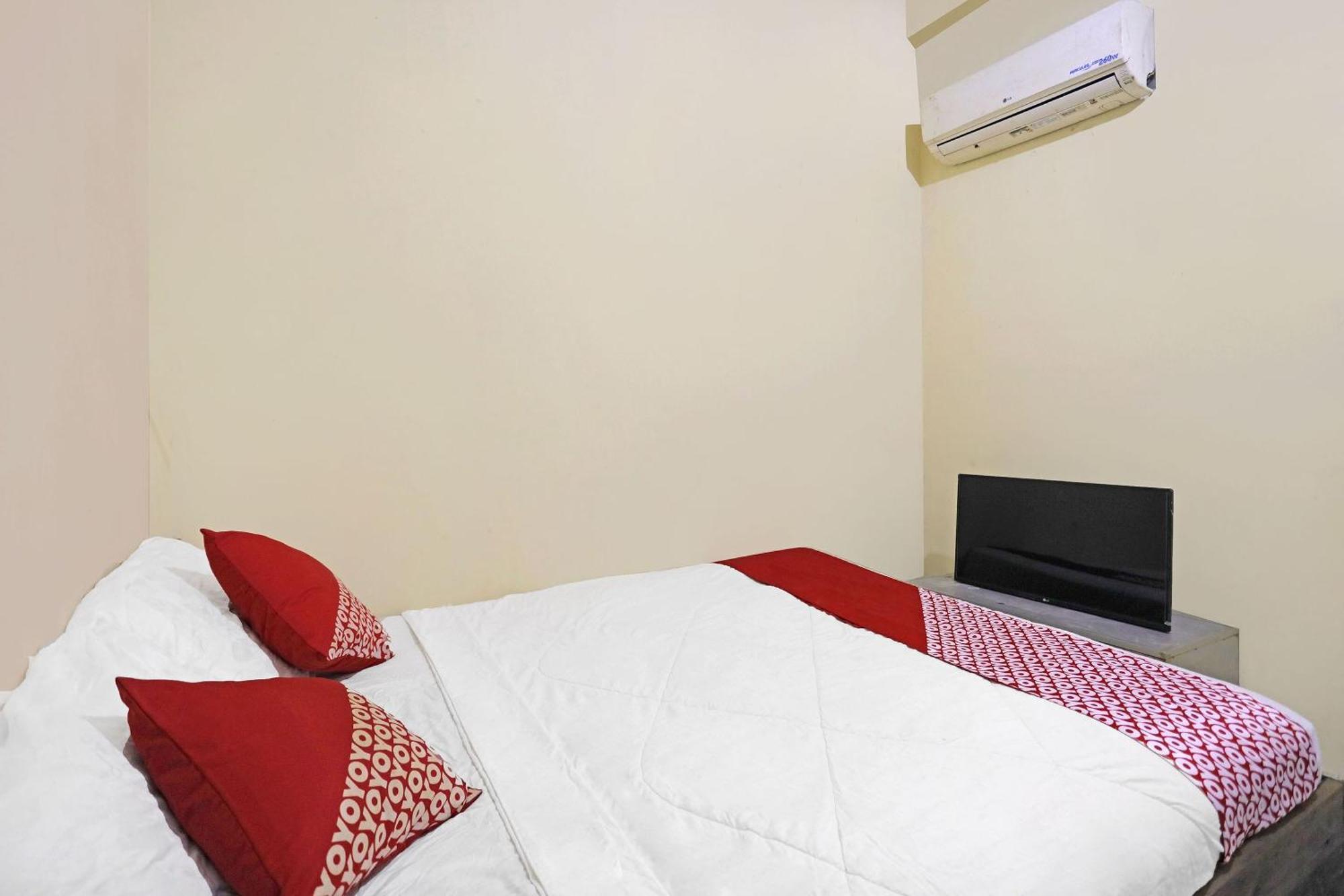 Spot On 91343 Kartika Guest House Syariahnearpantai Stres Jodoh  Exterior foto