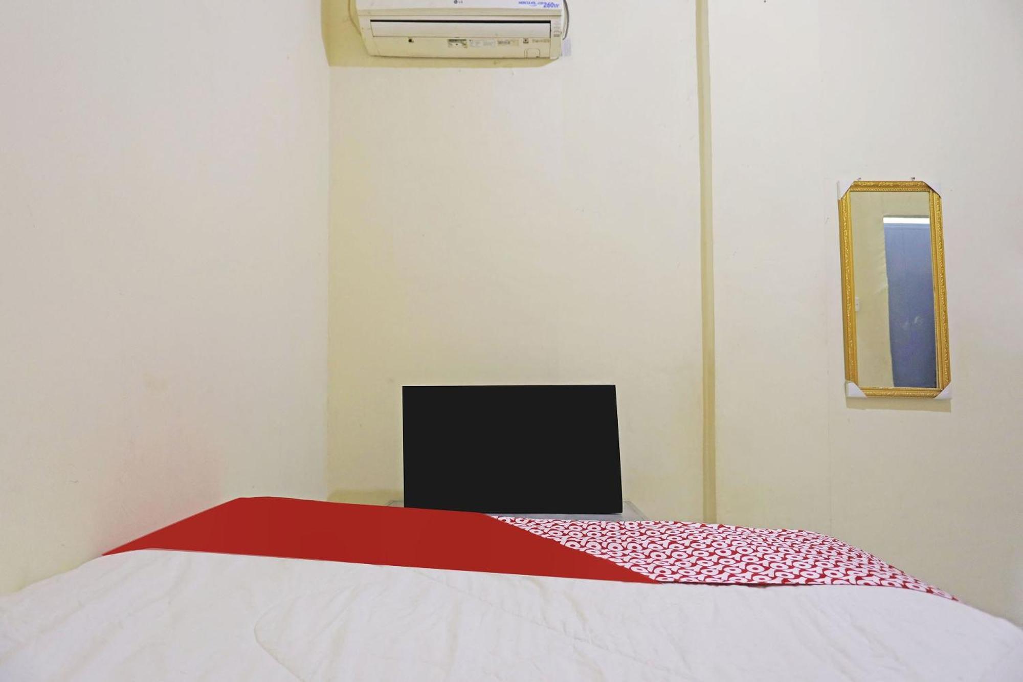 Spot On 91343 Kartika Guest House Syariahnearpantai Stres Jodoh  Exterior foto